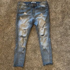 Lightwash Distressed Kancan Jeans